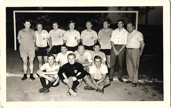 bild-des-monats-2021–05-fussballmannschaft-50er-jahre